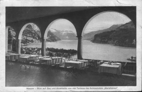 Terrasse des Hotels mit Blick auf den Walensee